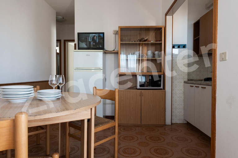 Others 4, Condominio Diana Est, Venezia