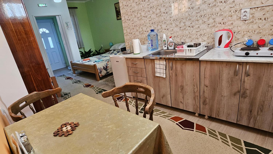 Food & Drinks, Kod Bake, Bečej