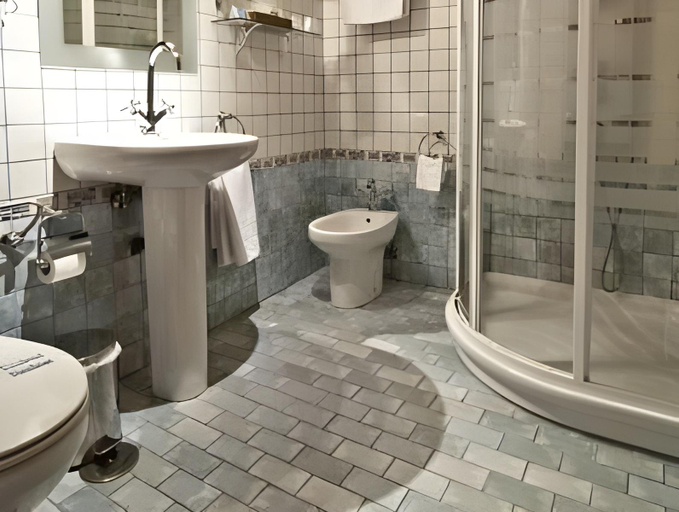 Bathroom, DON JUAN DE AUSTRIA, Cáceres