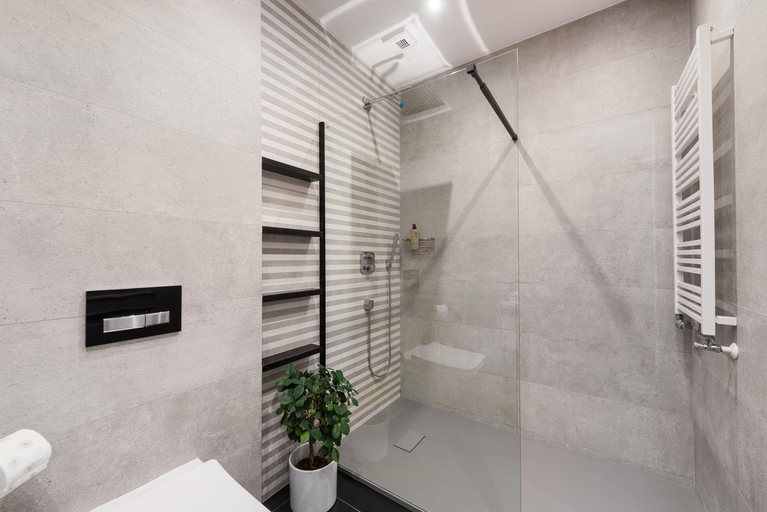 Bathroom 3, Old Town Luxury Apartments, Kraków City
