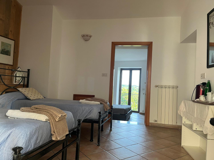 Bedroom 5, La Vista, Terni