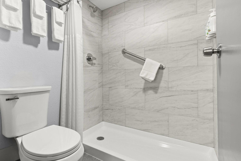 Bathroom 4, Baymont by Wyndham Batavia - Darien Lake, Genesee
