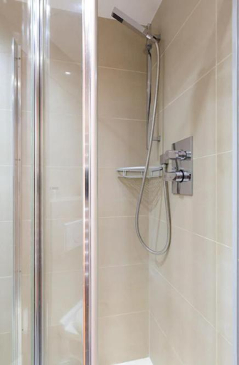 Bathroom 2, Spacious 2 bedroom apartment, London