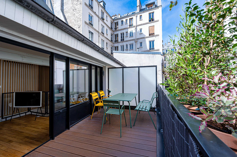 5, Marais Area - Outdoor patio - A C - 2BDR, Paris