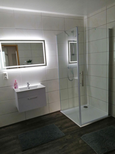 Bathroom 3, Ferienwohnung Kiefer, Westerwaldkreis