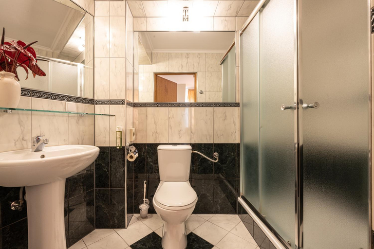 Bathroom 3, Krupowki 40, Tatra