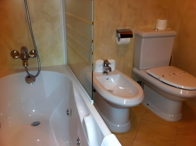 Bathroom 4, Hotel GBC Celta, Pontevedra