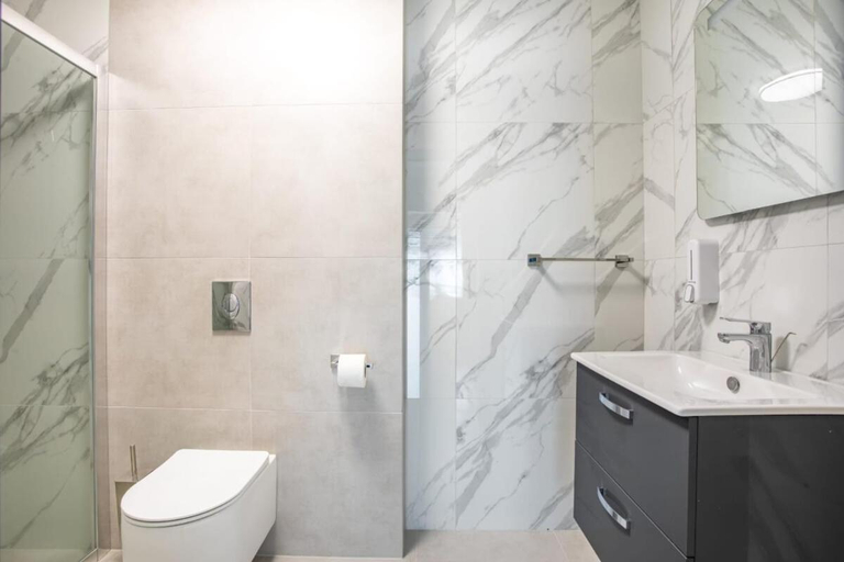 Bathroom, Apartamenty EverySky Gorskie Tarasy - Kwiatowa 5-7, Jelenia Góra