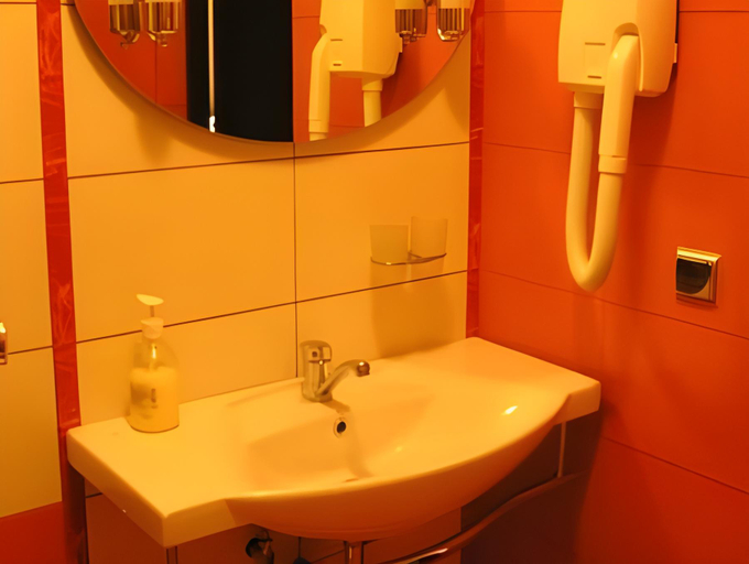 Bathroom 3, Golden Orchid Hotel, Svetlogorsk