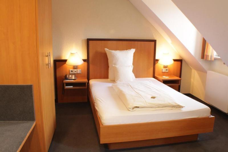 Bedroom 2, Apartments by Blauer Wolf, Weißenburg-Gunzenhausen