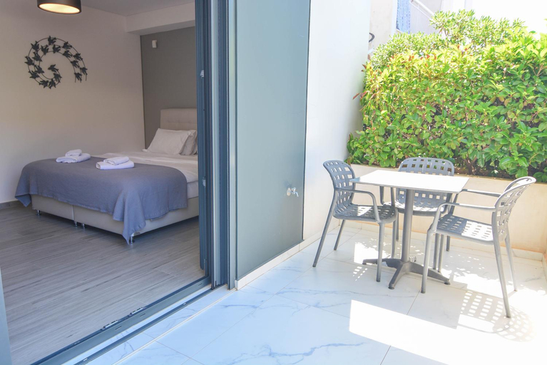 Others 5, Dreamy Bay, Peloponnese