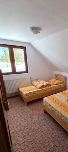 Bedroom 2, Szekelyvarsagi Fenyves Kucko, Varsag