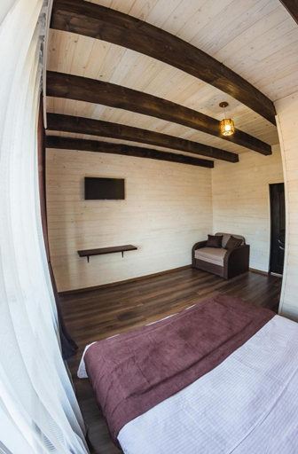 Bedroom 2, Зимова Вишня, Nadvirnians'kyi