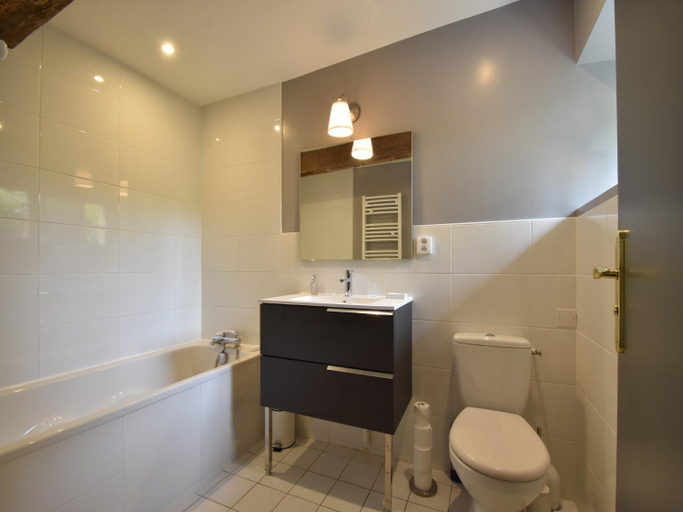 Bathroom 3, Holiday home in Angers with private garden, Mayenne