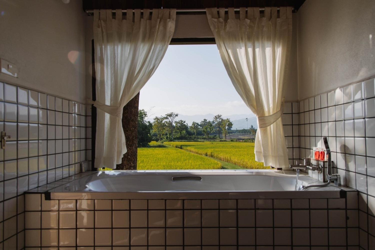 Bathroom 4, Baanfanglamoon, Fang