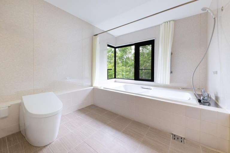 Bathroom 4, Yatsugatake Kogen Lodge, Minamimak