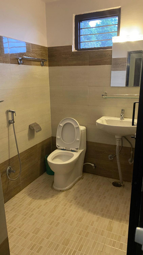 Bathroom 4, Jungle front lodge, Gandaki