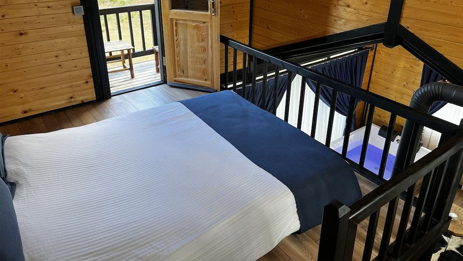 Bedroom 4, Fikri Atalay Konağı, Mengen