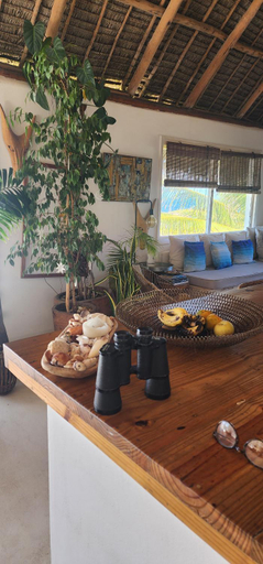 Food & Drinks 4, Mar-Me-Quer, Eco Beach Retreat, Jangamo