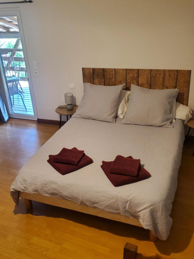 3, La Varniere - B&B with communal kitchen, Haute-Marne