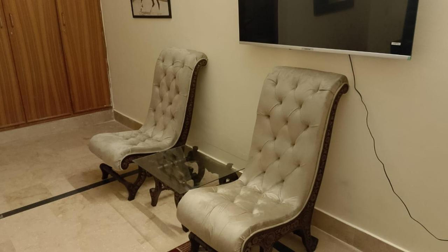 Others 3, Royal one cottage, Islamabad
