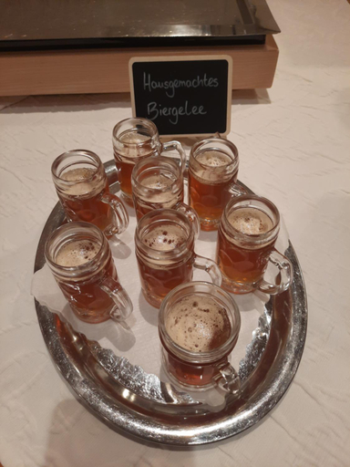 Food & Drinks