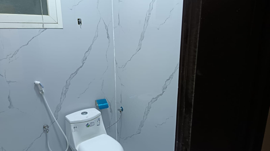 Bathroom 5, Al Eairy Furnished Apartments Al Baha 2- شركة العييري للشقق المخدومة شركة شخص واحد الباحة