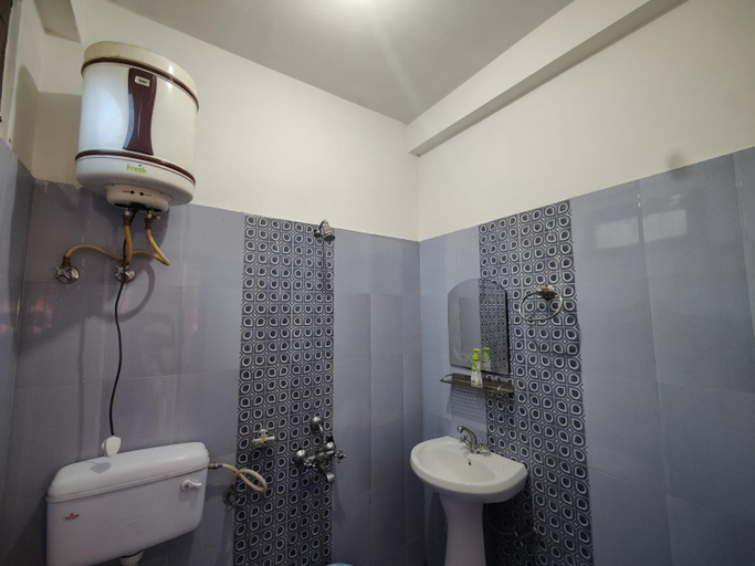 Bathroom 3, Breathe Inn Stay, Kullu