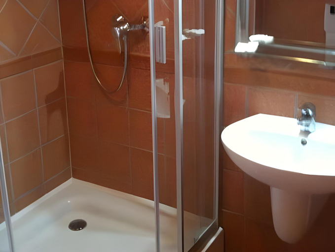 Bathroom, Berenyi Fogado, Nagykanizsai/Zalakaros
