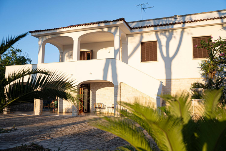 Others 5, Villa Cinque Pini, Bari