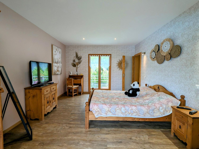 Bedroom 2, Chambre spacieuse avec piscine, spa et hammam - FR-1-589-721, Vosges
