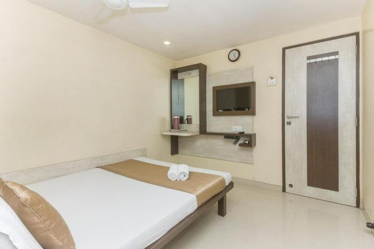 Bedroom 4, Hotel Apex Regency, Mumbai City