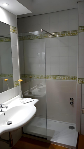 Bathroom 4, Baztan, Navarra