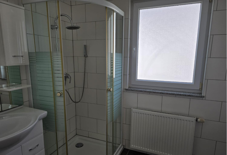 Bathroom 2, Hotel Ackermann, Groß-Gerau