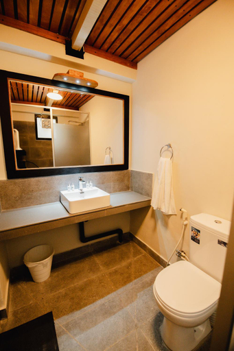 Bathroom 3, O'Neill's Cottage, Hildummulla