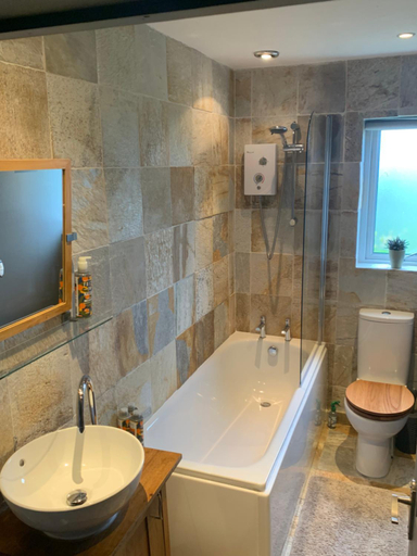 Bathroom 3, Highly recommended dog friendly cosy country escape with open fires near M4, Carmarthenshire