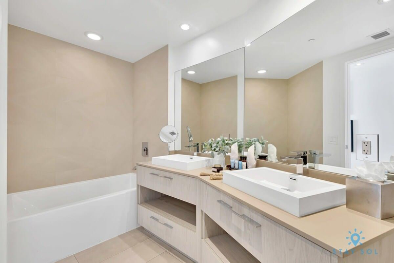 Bathroom 4, Luxury Oceanfront Condo: Pools, Beach, & Balcony, Broward