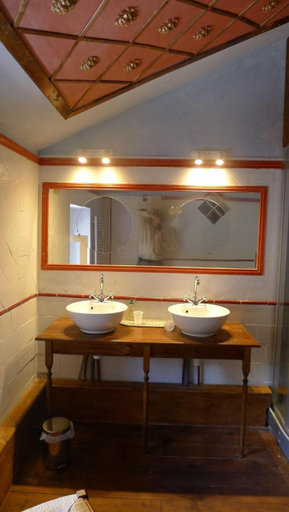 Bathroom, Le Manoir, Rhône