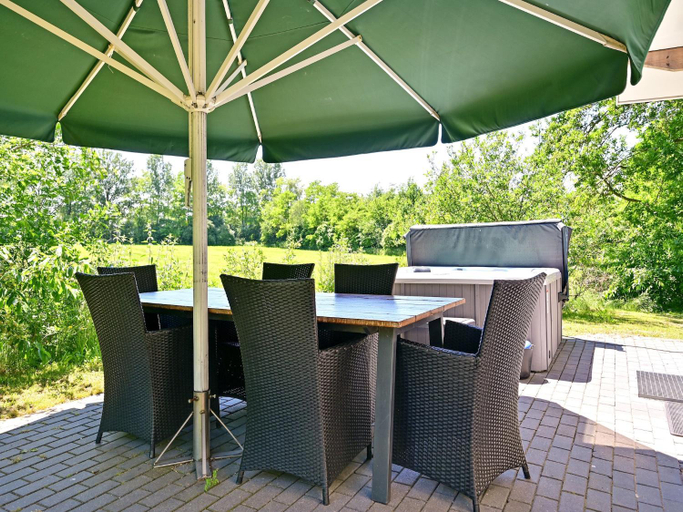 Food & Drinks, Chalet in Reutum with Sauna and Nature, Tubbergen