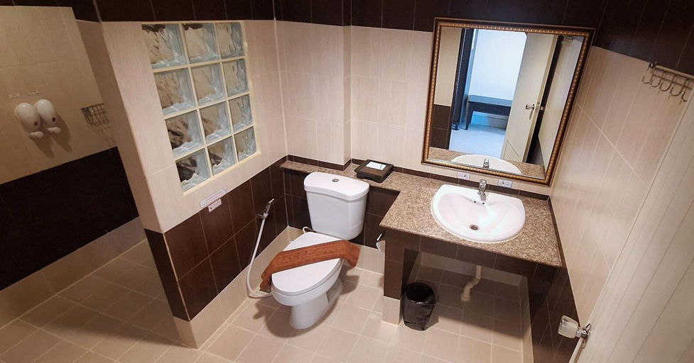 Bathroom 5, Rayong Lanna Hotel, Muang Rayong