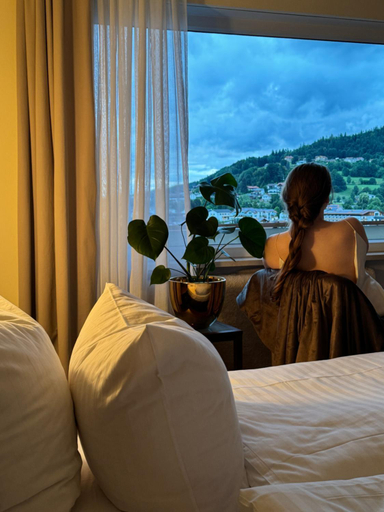 Bedroom 2, LuCA Hotel, Regen