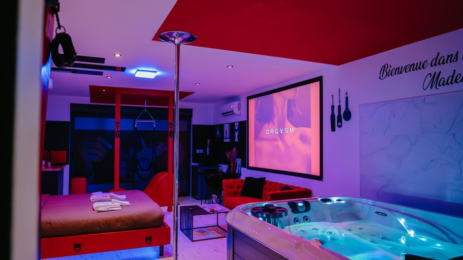 Others 5, Loveroom Very Good Trip chambre avec jacuzzi privatif, Nord
