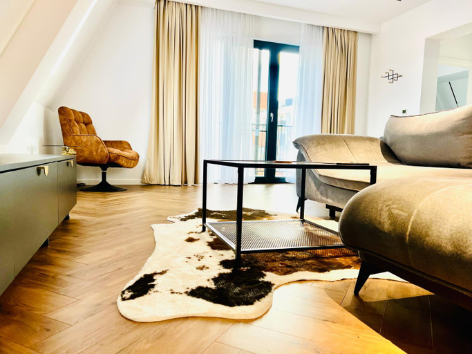 Others 5, Richy Boutique, Brasov