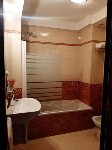 Bathroom 4, Hotel GBC Celta, Pontevedra