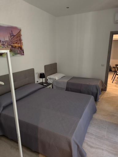 Bedroom 2, Jadore Monic, Rome