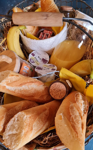 Food & Drinks 5, Chez Titian Vue sur le Mont St Michel, Manche
