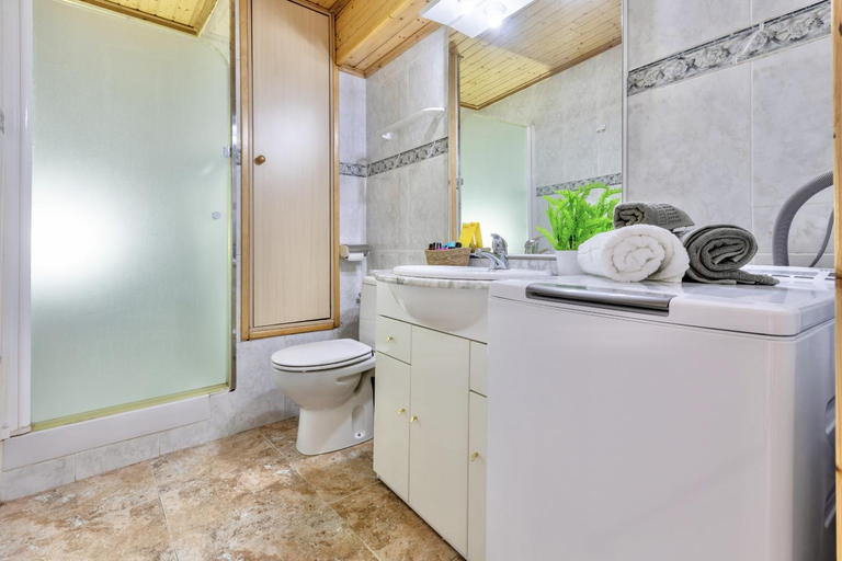 Bathroom 4, Promar, Tarragona