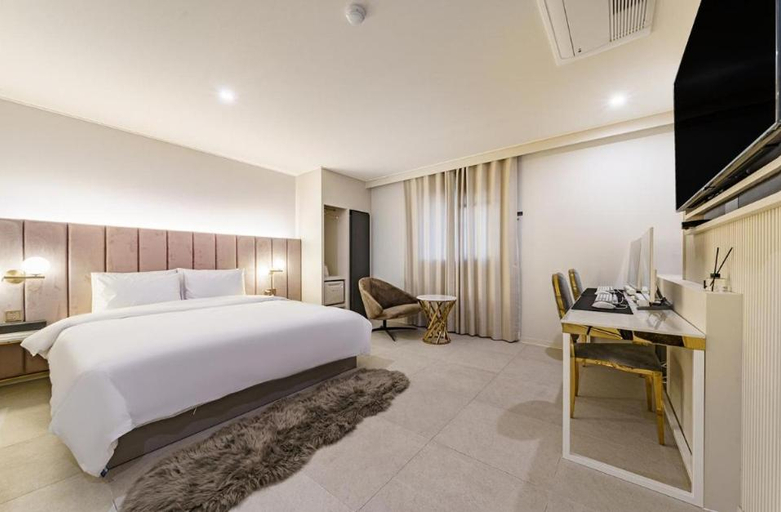 Bedroom 4, Munhyeon Signature Denbasta Hotel, Nam