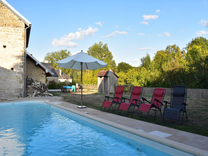 Sport & Beauty 2, Villa with Spa  Pool, Côte-d'Or