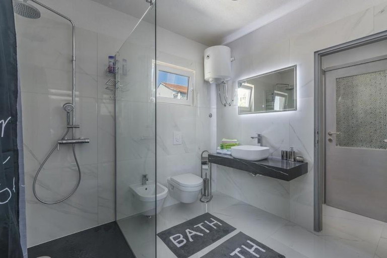 Bathroom 3, Apartment Zak, Novigrad
